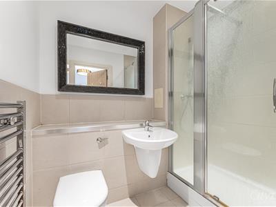 EN SUITE SHOWER ROOM